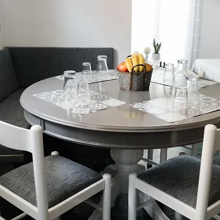 The Waves Apartment Monodhendrion