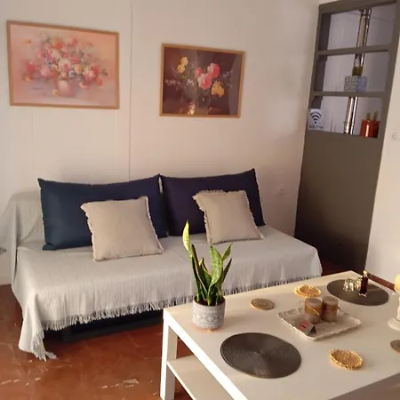 The Waves Monodhéndrion